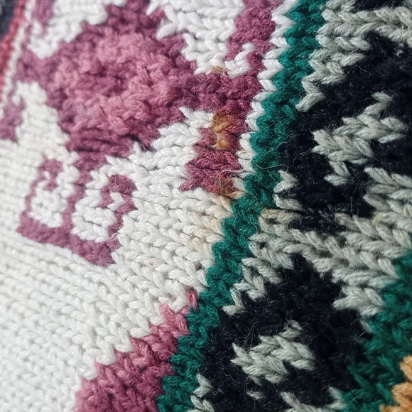 Vintage Grandma Style Crazy Pattern Sweater UNISEX - Picture 4 of 7